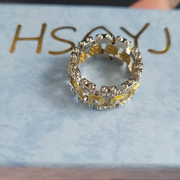 🎉HP🎉NEW GEOMETRIC HOLLOW RING - Picture 7 of 8